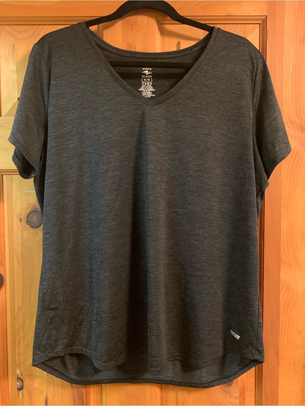 Athletic Works Black Heathered V-Neck Short Sleeve Dry Fit Athletic Tee XL